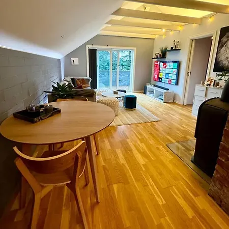 I Apartment